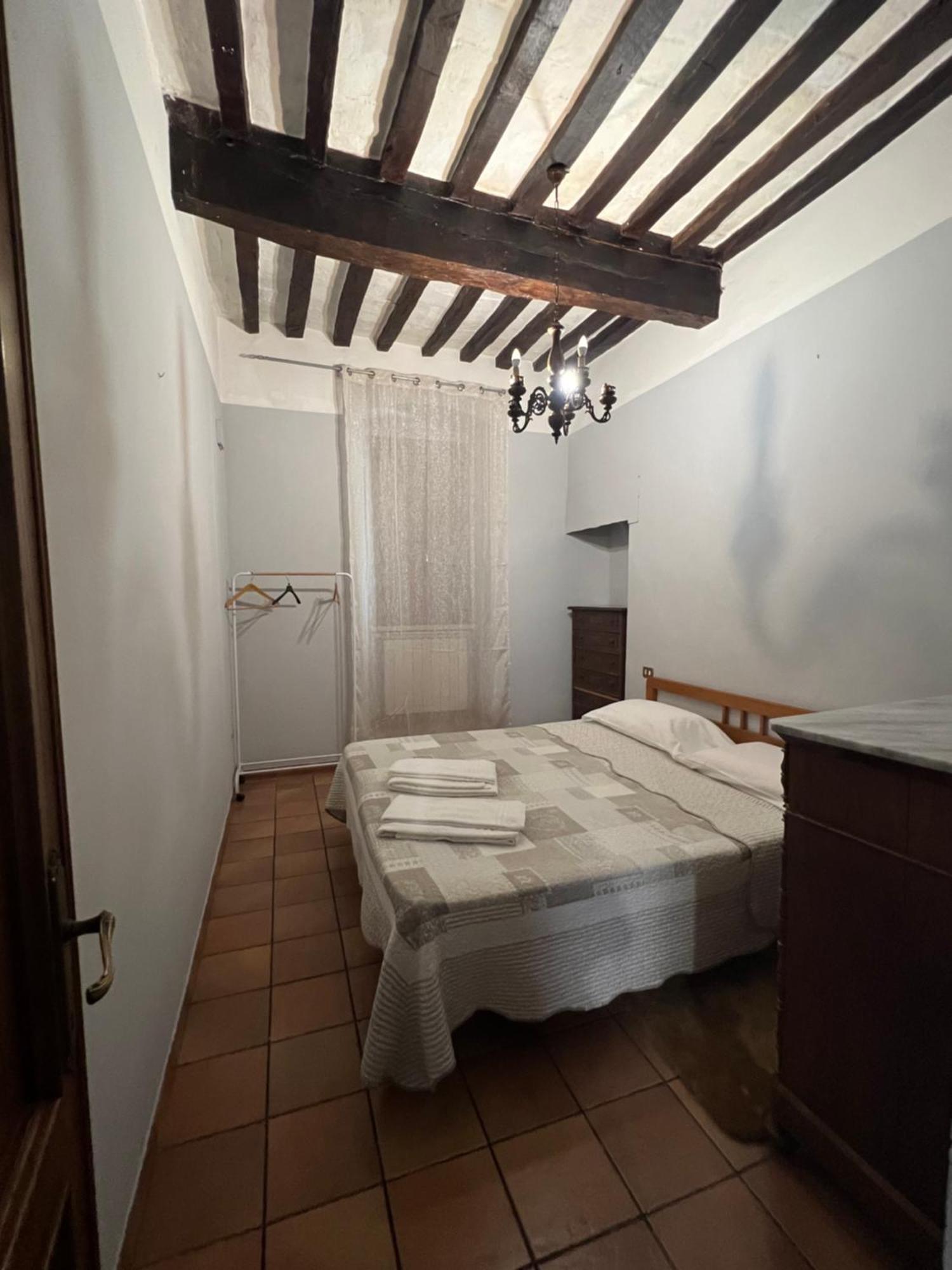 Locanda Del Duca Губбіо Екстер'єр фото