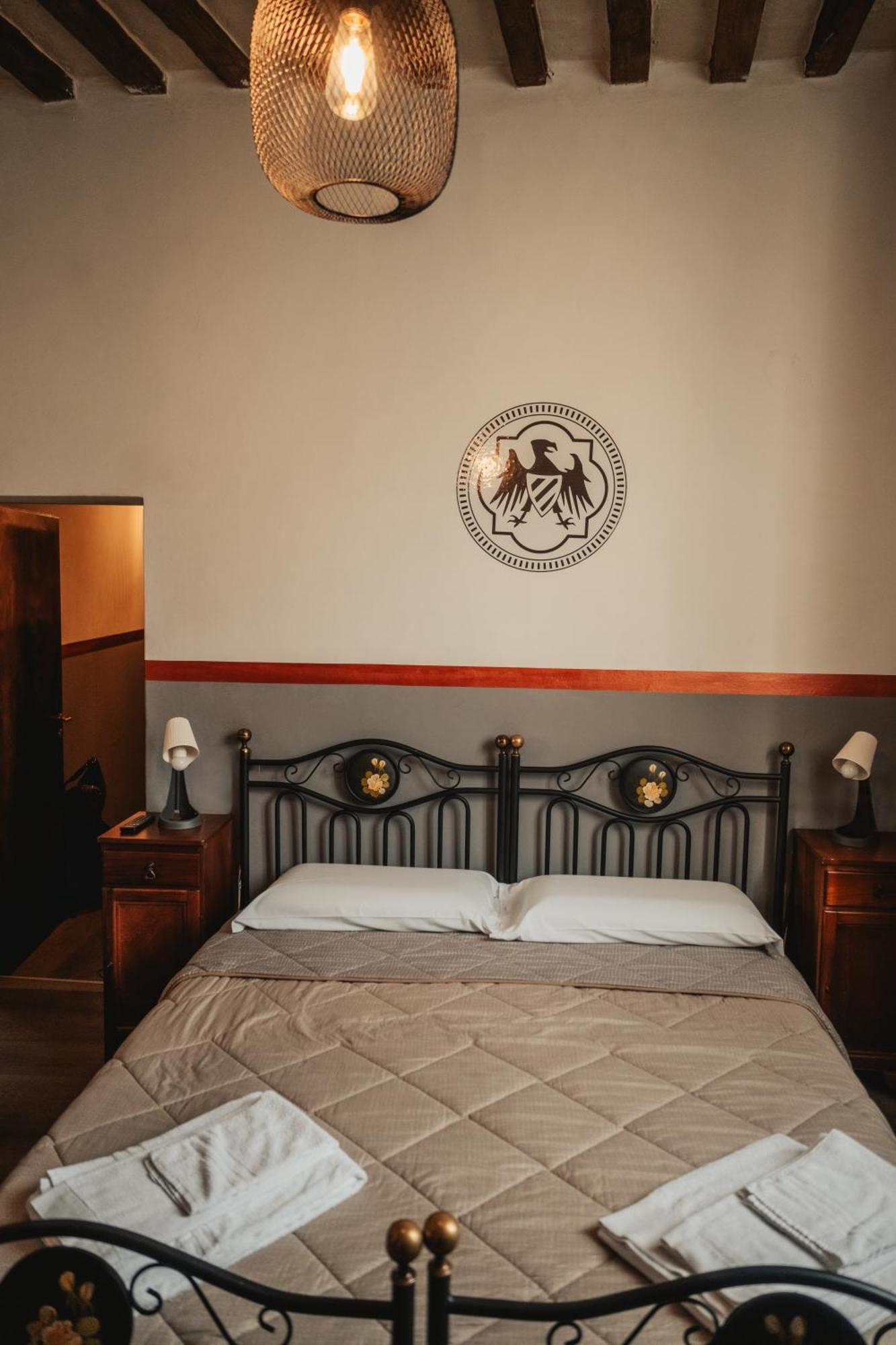 Locanda Del Duca Губбіо Екстер'єр фото